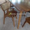 set meja makan minimalis kombinasi rotan 6 kursi bahan kayu jati