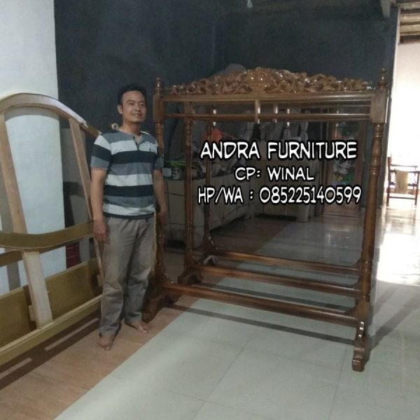 gawangan kayu jati ukiran jepara , gawangan buat toko batik, gantungan