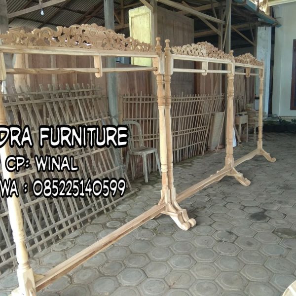 gawangan kayu jati ukiran jepara , gawangan buat toko batik, gantungan