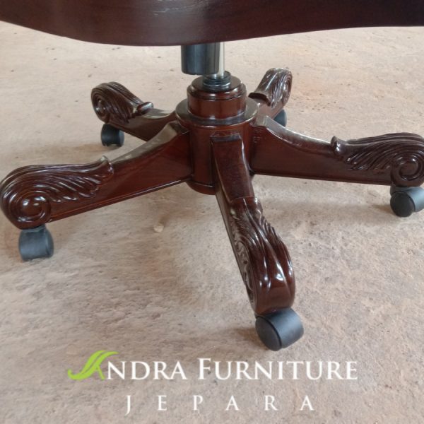 a582c1ef-bd1b-40b4-ac9a-53416bd97bcd Kursi Direktur Hidrolis Rotan