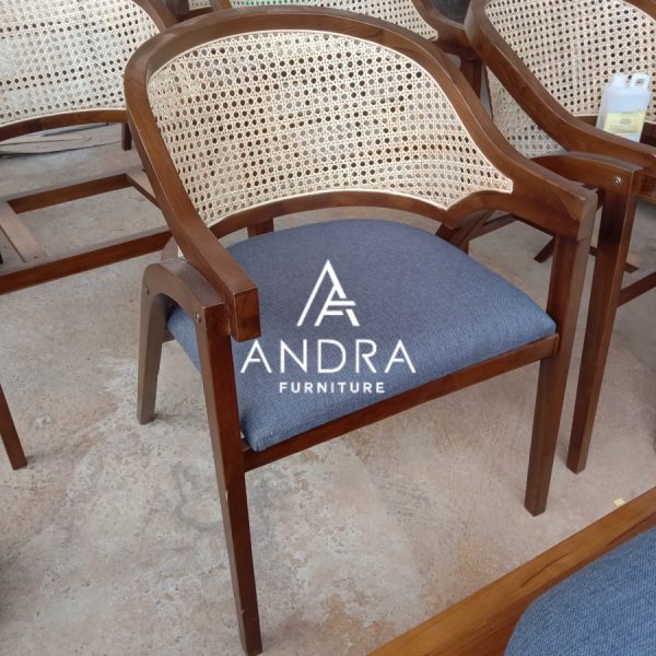 5b75df0f-3857-40cb-86ee-2e84381eced3 Kursi Makan Kombinasi Jok