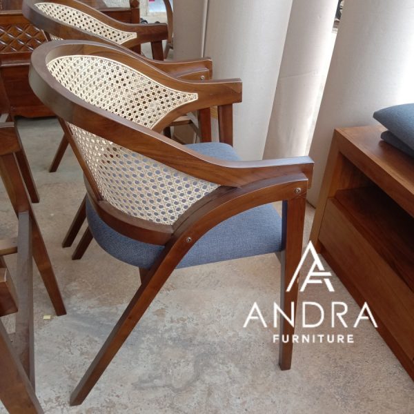 e5d86479-1faa-429e-b0c0-b3abec71c622 Kursi Makan Kombinasi Jok