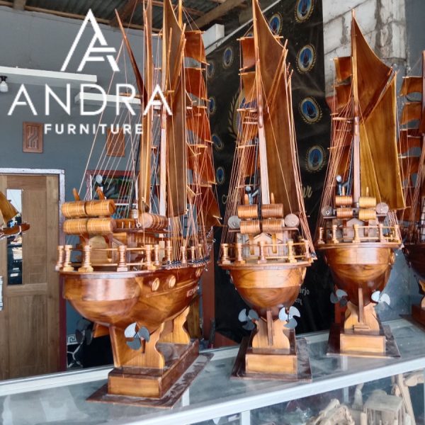 Kapal Layar Pajangan Unik Pinishi kayu Jati Panjang 40 CM