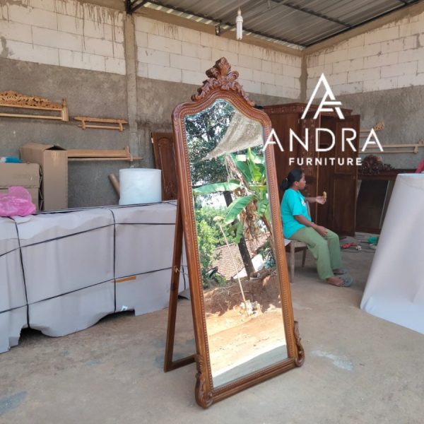 b2951b8b-89c0-4bf0-a342-8e9ae6fff687 Standing Mirror Mirror Hias Unik Mirror Ngaca
