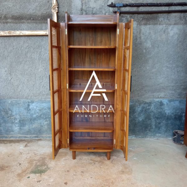 b86f9532-27fd-4b56-a43f-5a3b80b66d3c Almari Pakaian Minimalis Pintu Kombinasi Rotan, Lemari Minimalis Jati