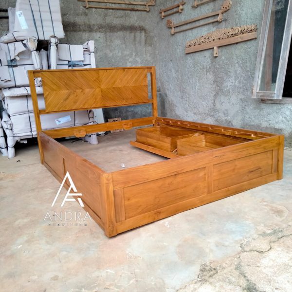 Dipan Minimalis 160x200 CM 2 Laci Kayu Jati Heardboard Ukir Salur