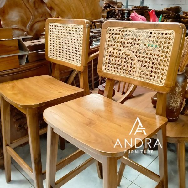 Kursi Bar Bahan Full Kayu Jati Sandaran Rotan Berkualitas