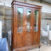 almari hias kaca, lemari pajangan kaca bahan kayu jati 3 pintu