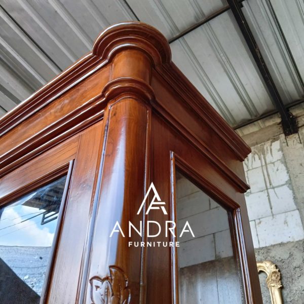 almari hias kaca, lemari pajangan kaca bahan kayu jati 3 pintu