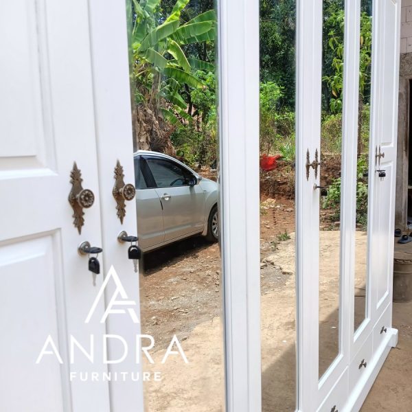 almari pakaian klasik putih 6 pintu 4 cermin , lemari baju modern putih