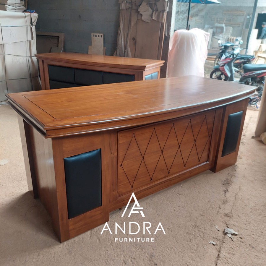 meja kantor exclusive, meja direktur, meja kerja manajer kayu jati