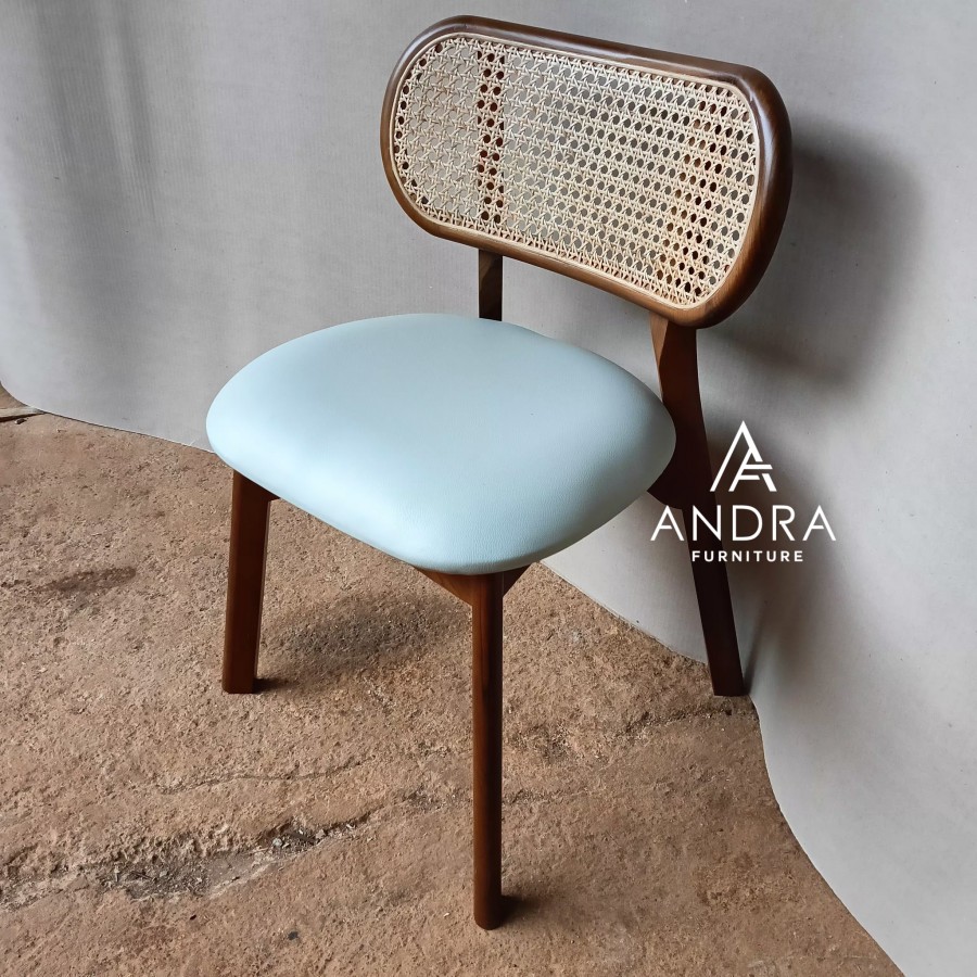 kursi makan kafe, kursi meja makan resto sandaran rotan kayu jati