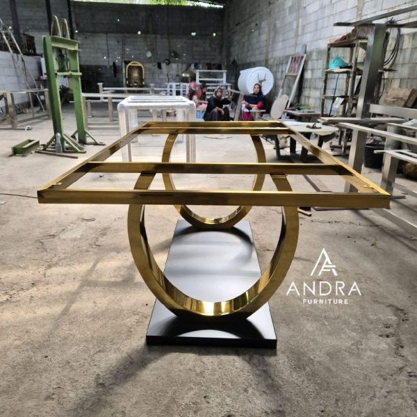 3f6cd49bcd8d4c2ca57e1614400f5093~tplv-aphluv4xwc-origin-jpeg meja makan stainless minimalis tatakan besi mewah dan tahan karat produk Furniture
