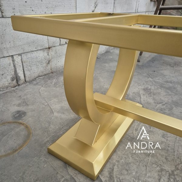 136da366-670e-4dc5-8354-d01356913113 rangka meja tamu bahan besi kaki lengkung oval gold berkualitas