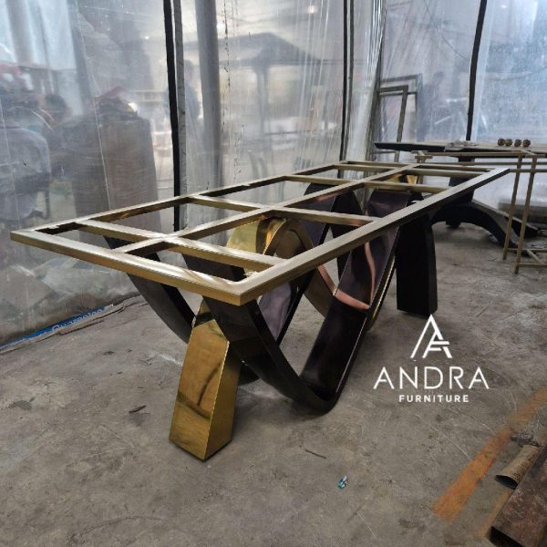 Meja MakanMeeting Stainless Steel Luxury - Geometric W Design