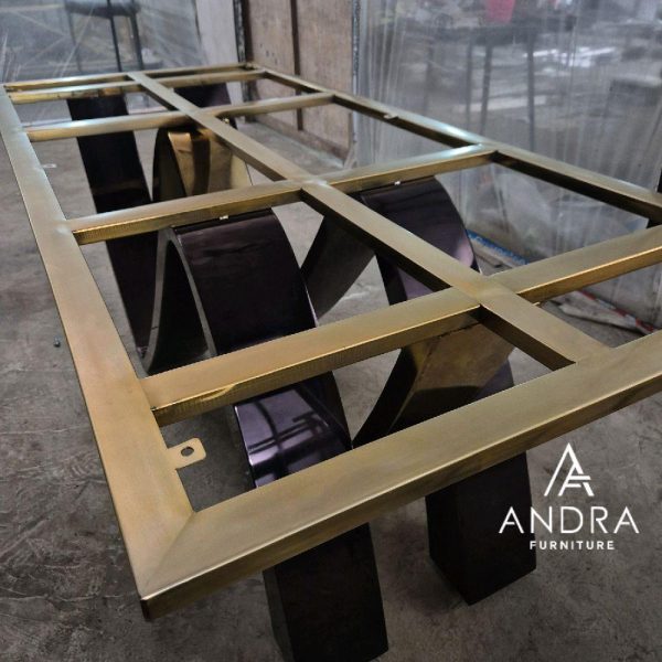 Meja MakanMeeting Stainless Steel Luxury - Geometric W Design