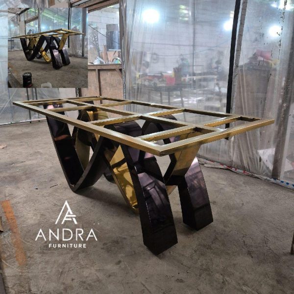 Meja MakanMeeting Stainless Steel Luxury - Geometric W Design