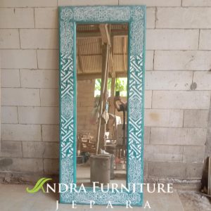mirror hias