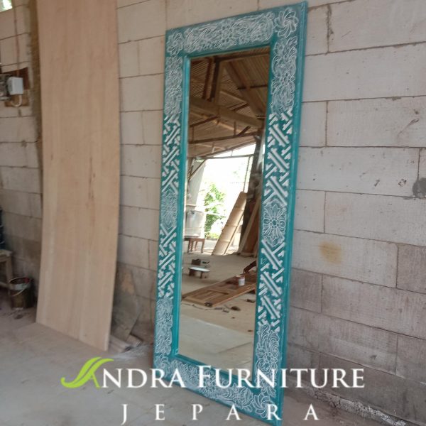 mirror hias