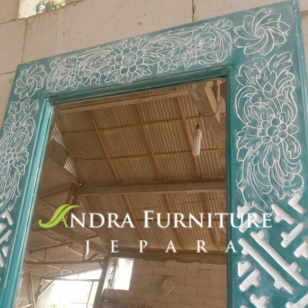 mirror hias