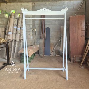 Gawangan Baju Ukir Minimalis Putih Elegan & Mewah
