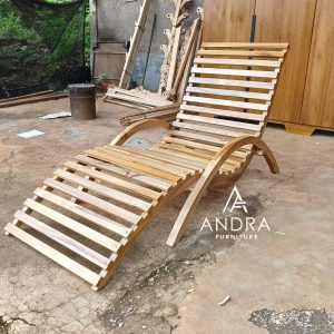 Bangku santai, kursi santai buat ditaman pinggir pantai, kursi malas kayu jati