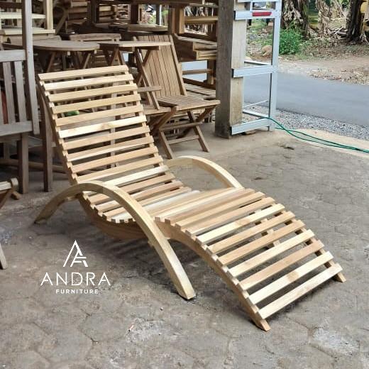 Bangku santai, kursi santai buat ditaman pinggir pantai, kursi malas kayu jati