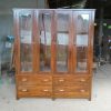 Almari pajangan kaca minimalis 4 pintu dan 4 laci superior kayu jati1 Almari pajangan kaca minimalis 4 pintu dan 4 laci superior kayu jati