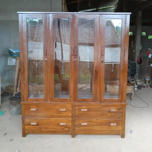 Almari pajangan kaca minimalis 4 pintu dan 4 laci superior kayu jati1 Almari pajangan kaca minimalis 4 pintu dan 4 laci superior kayu jati