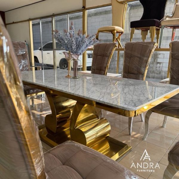 Meja Makan 8 Kursi Stainless Gold Top Marmer Carara
