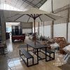 Meja payung outdor bahan kombinasi besi dan kayu jati