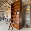 Rak buku minimalis tingkat kayu jati plus tangga dua laci dua pintu banyak rak penyimpanan