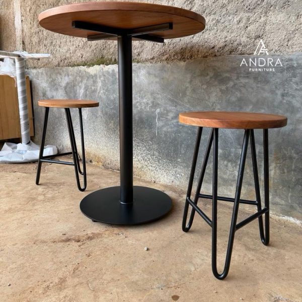 Set Meja Bulat Kafe 2 Kursi Besi Minimalis