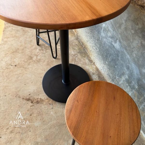Set Meja Bulat Kafe 2 Kursi Besi Minimalis