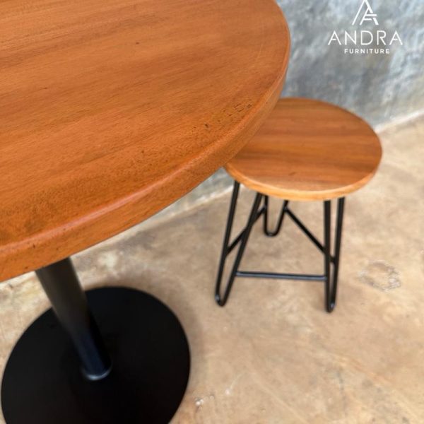 Set Meja Bulat Kafe 2 Kursi Besi Minimalis