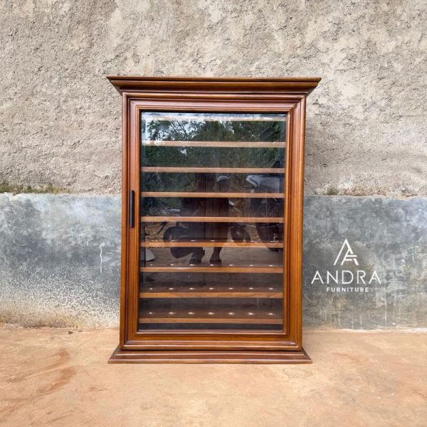 Almari Penyimpanan Bola Golf Kayu Jati Pintu Kaca Elegan Eksklusif dan Berkualitas
