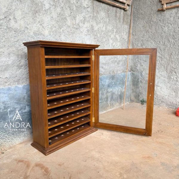 Almari Penyimpanan Bola Golf Kayu Jati Pintu Kaca Elegan Eksklusif dan Berkualitas
