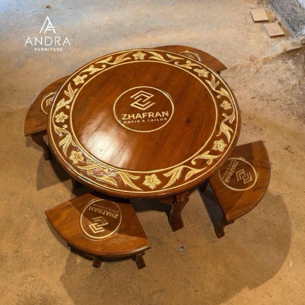 Set Meja Lesehan Batik Kayu Jati Eksklusif dan Ergonomis